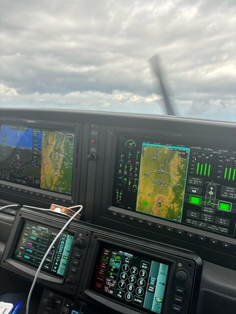 Fleet- N825CQ flight view (1)